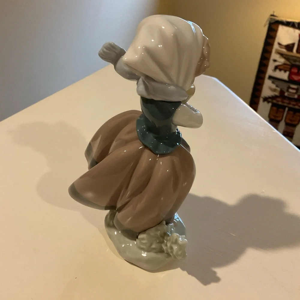 Spring is Here Girl Figurine - Picture 3 of 7